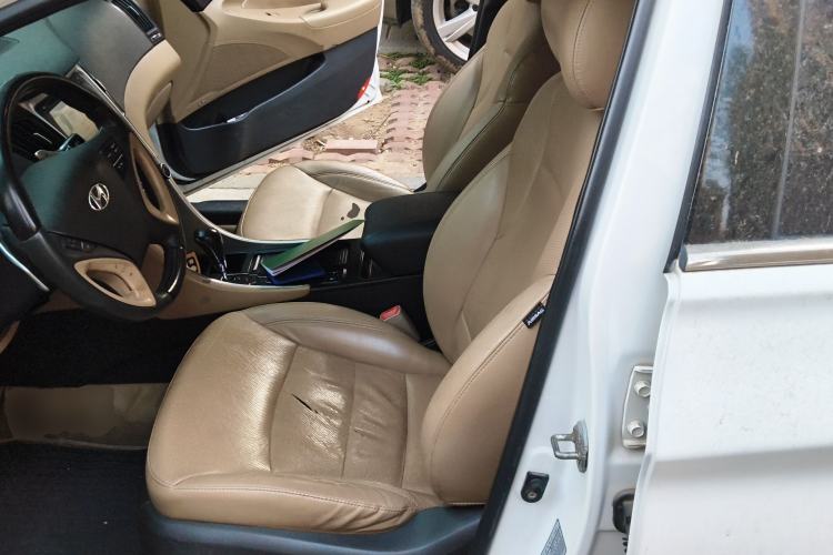 Used Hyundai Sonata 2011 2.4L Automatic Top-Tier Version Left Front Seat