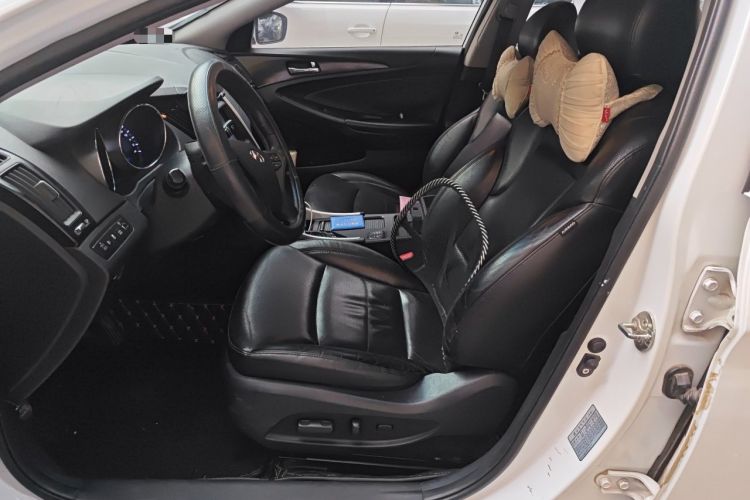Used Hyundai Sonata 2011 2.0L Automatic Luxury Edition Left Front Seat