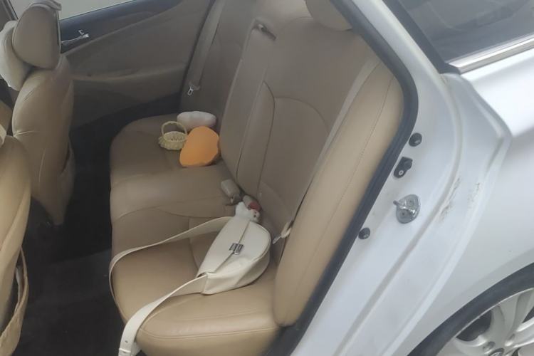 Used Hyundai Sonata 2011 2.0L Automatic Luxury Edition Left Rear Seat