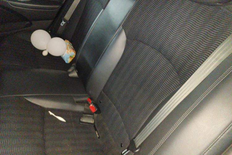 Used Hyundai Sonata 2011 2.0L Automatic Fashion Edition Left Rear Seat