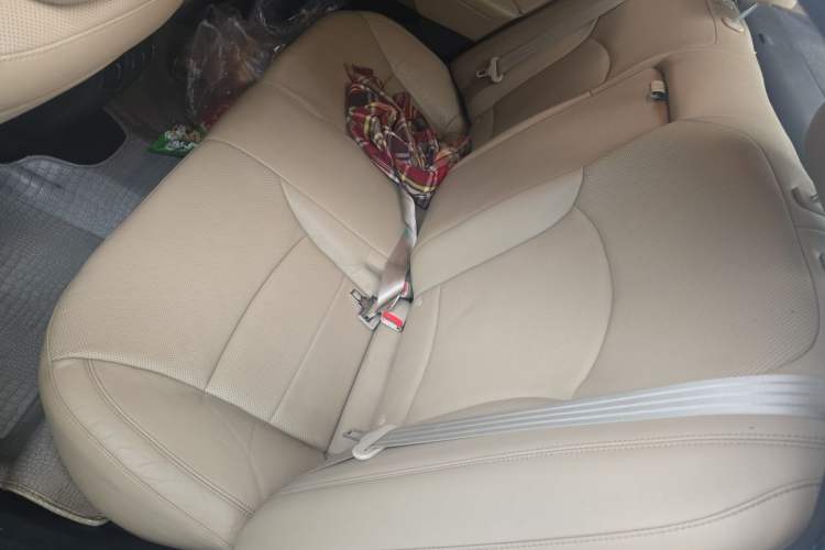 Used Hyundai Sonata 2011 2.0L Automatic Luxury Edition Left Rear Seat
