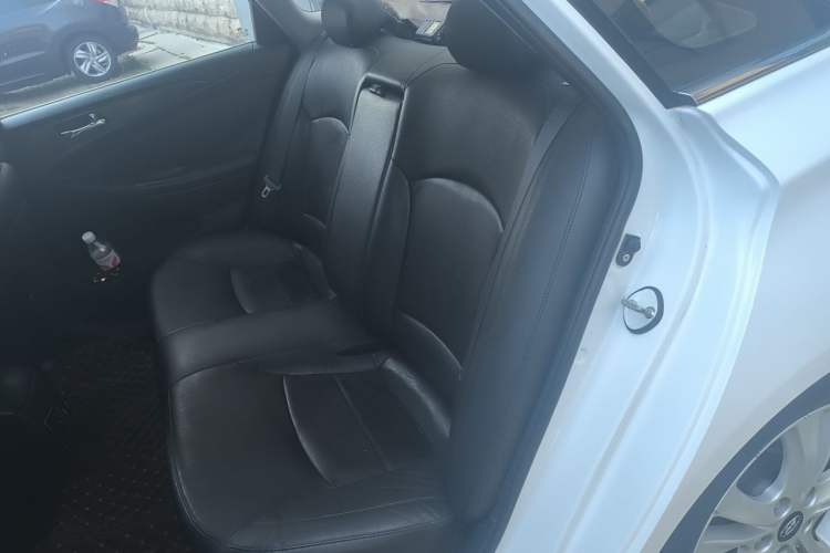 Used Hyundai Sonata 2011 2.0L Automatic Luxury Edition Left Rear Seat
