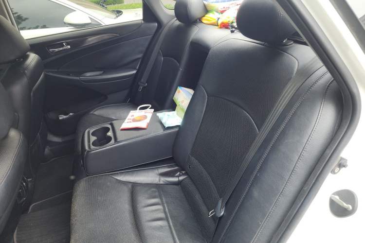 Used Hyundai Sonata 2011 2.0L Automatic Luxury Edition Left Rear Seat