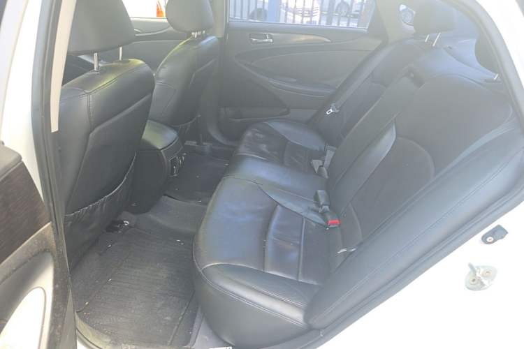 Used Hyundai Sonata 2011 2.0L Automatic Luxury Edition Left Rear Seat
