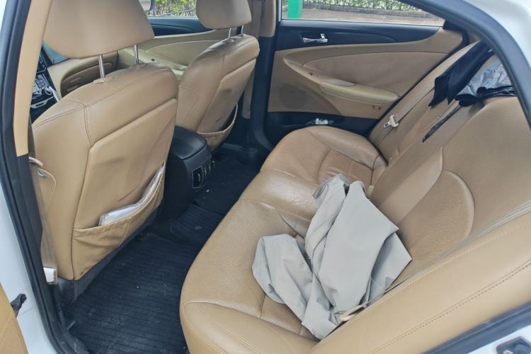 Used Hyundai Sonata 2011 2.0L Automatic Luxury Edition Left Rear Seat