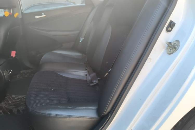Used Hyundai Sonata 2011 2.0L Automatic Leading Edition Left Rear Seat