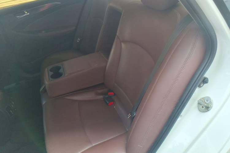 Used Hyundai Sonata 2011 2.0L Automatic Supreme Edition Left Rear Seat