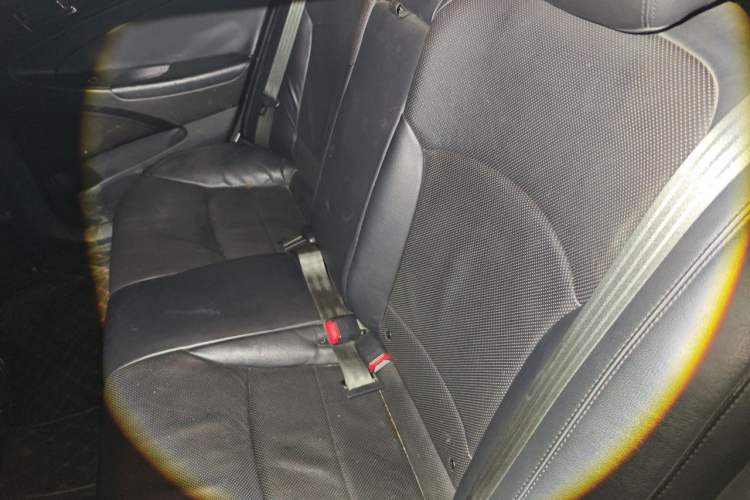 Used Hyundai Sonata 2011 2.0L Automatic Luxury Edition Left Rear Seat