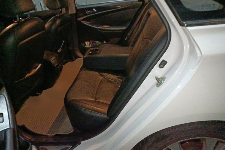 Used Hyundai Sonata 2011 2.0L Automatic Luxury Edition Left Rear Seat