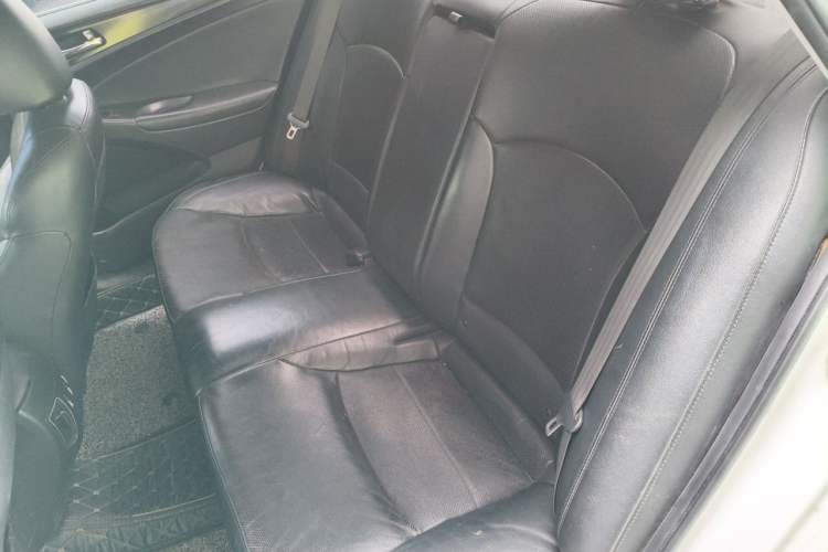 Used Hyundai Sonata 2011 2.0L Automatic Luxury Edition Left Rear Seat