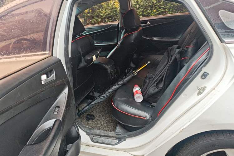 Used Hyundai Sonata 2011 2.0L Automatic Leading Edition Left Rear Seat