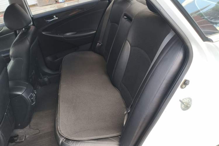 Used Hyundai Sonata 2011 2.0L Automatic Supreme Edition Left Rear Seat