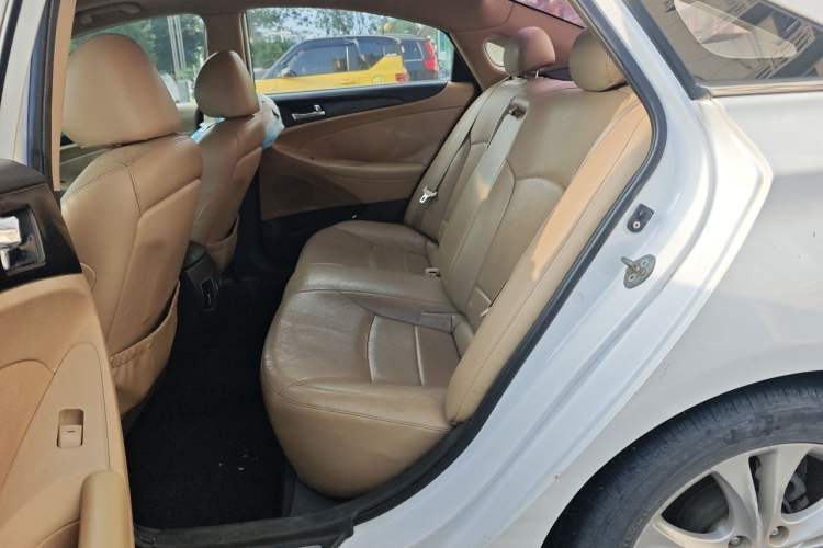 Used Hyundai Sonata 2011 2.0L Automatic Luxury Edition Left Rear Seat