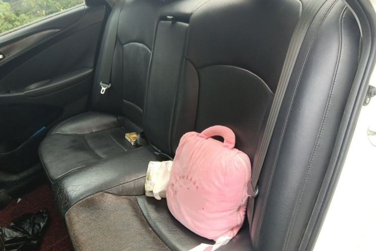 Used Hyundai Sonata 2011 2.0L Automatic Luxury Edition Left Rear Seat