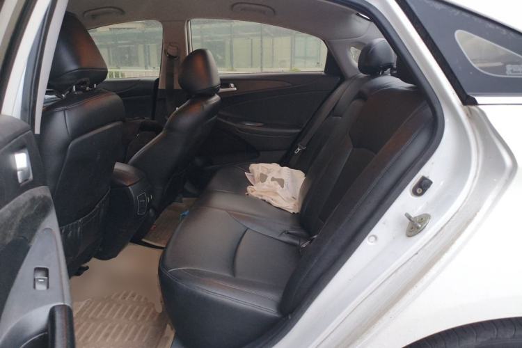 Used Hyundai Sonata 2011 2.0L Automatic Fashion Edition Left Rear Seat