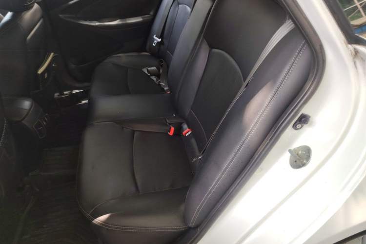 Used Hyundai Sonata 2011 2.0L Automatic Luxury Edition Left Rear Seat