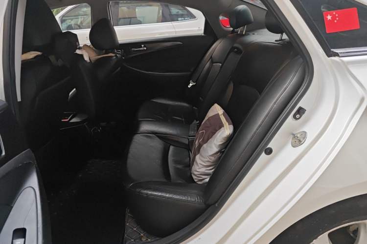 Used Hyundai Sonata 2011 2.0L Automatic Luxury Edition Left Rear Seat