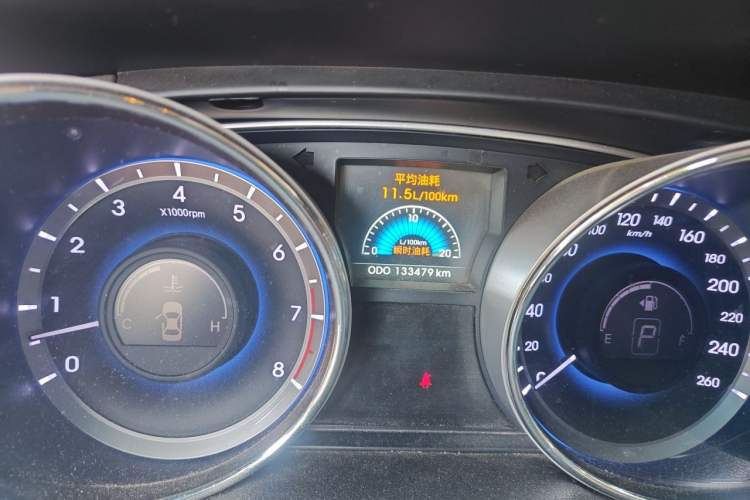 Used Hyundai Sonata 2011 2.0L Automatic Prestige Edition Odometer Close Up