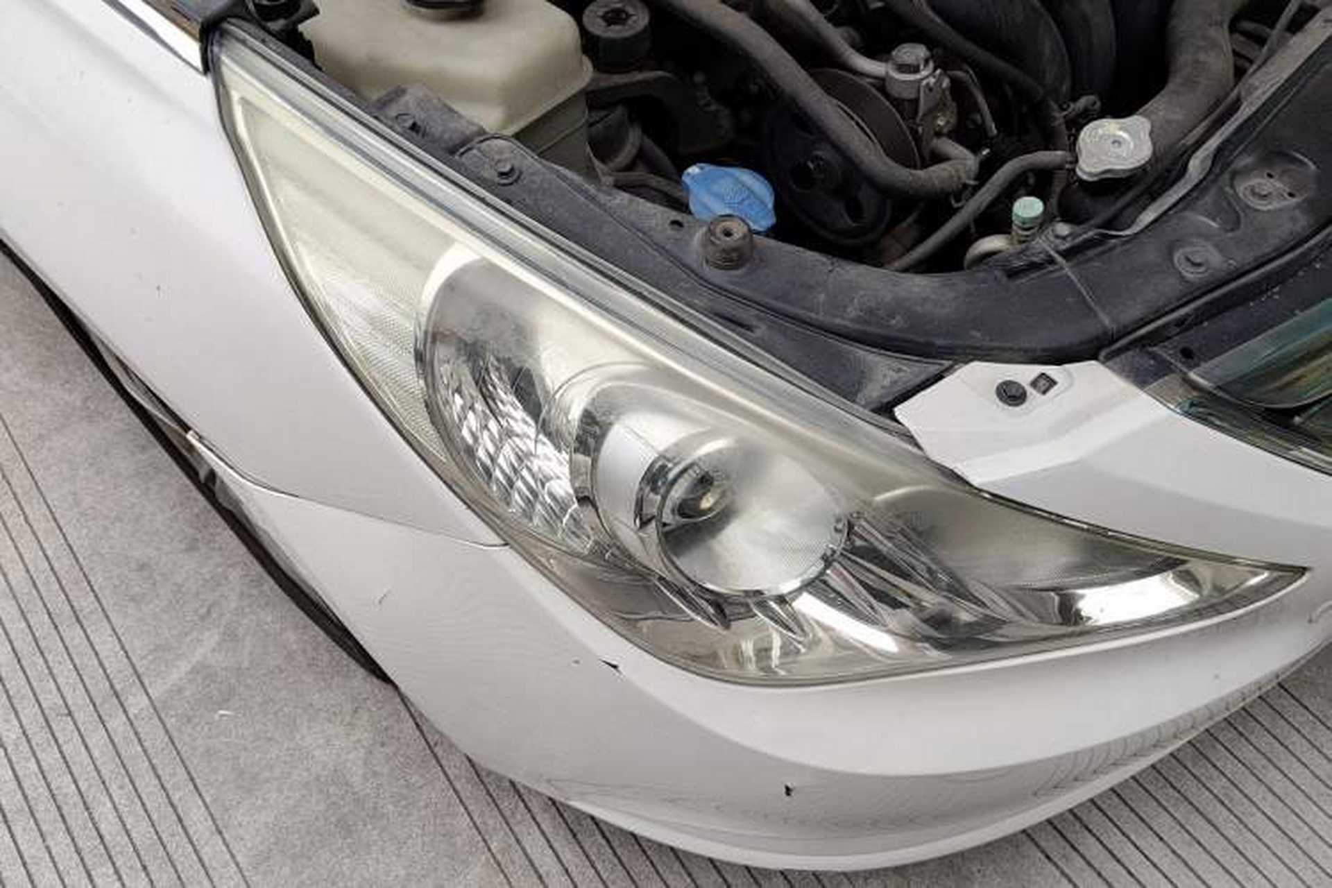 Used Hyundai Sonata 2011 2.0L Automatic Prestige Edition Right Front Headlight