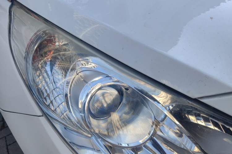 Used Hyundai Sonata 2011 2.0L Automatic Luxury Edition Right Front Headlight