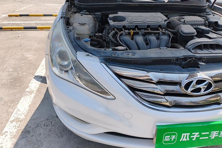 Used Hyundai Sonata 2011 2.0L Automatic Prestige Edition Right Front Headlight