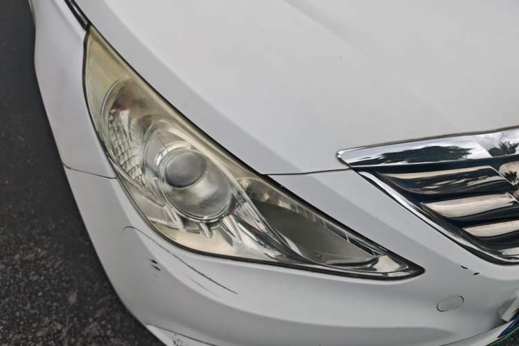 Used Hyundai Sonata 2011 2.0L Automatic Luxury Edition Right Front Headlight