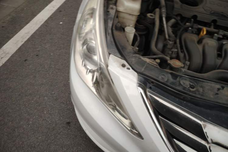 Used Hyundai Sonata 2011 2.0L Automatic Luxury Edition Right Front Headlight