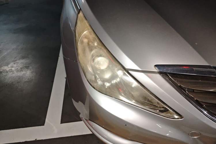 Used Hyundai Sonata 2011 2.0L Automatic Luxury Edition Right Front Headlight