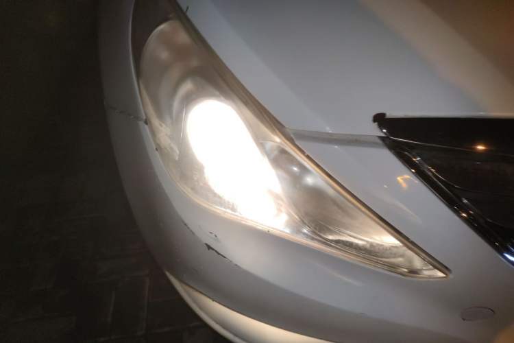 Used Hyundai Sonata 2011 2.0L Automatic Leading Edition Right Front Headlight