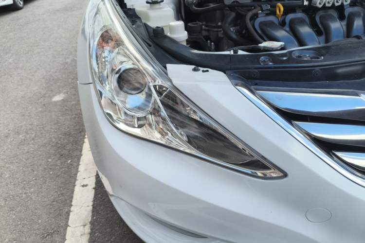 Used Hyundai Sonata 2011 2.0L Automatic Supreme Edition Right Front Headlight