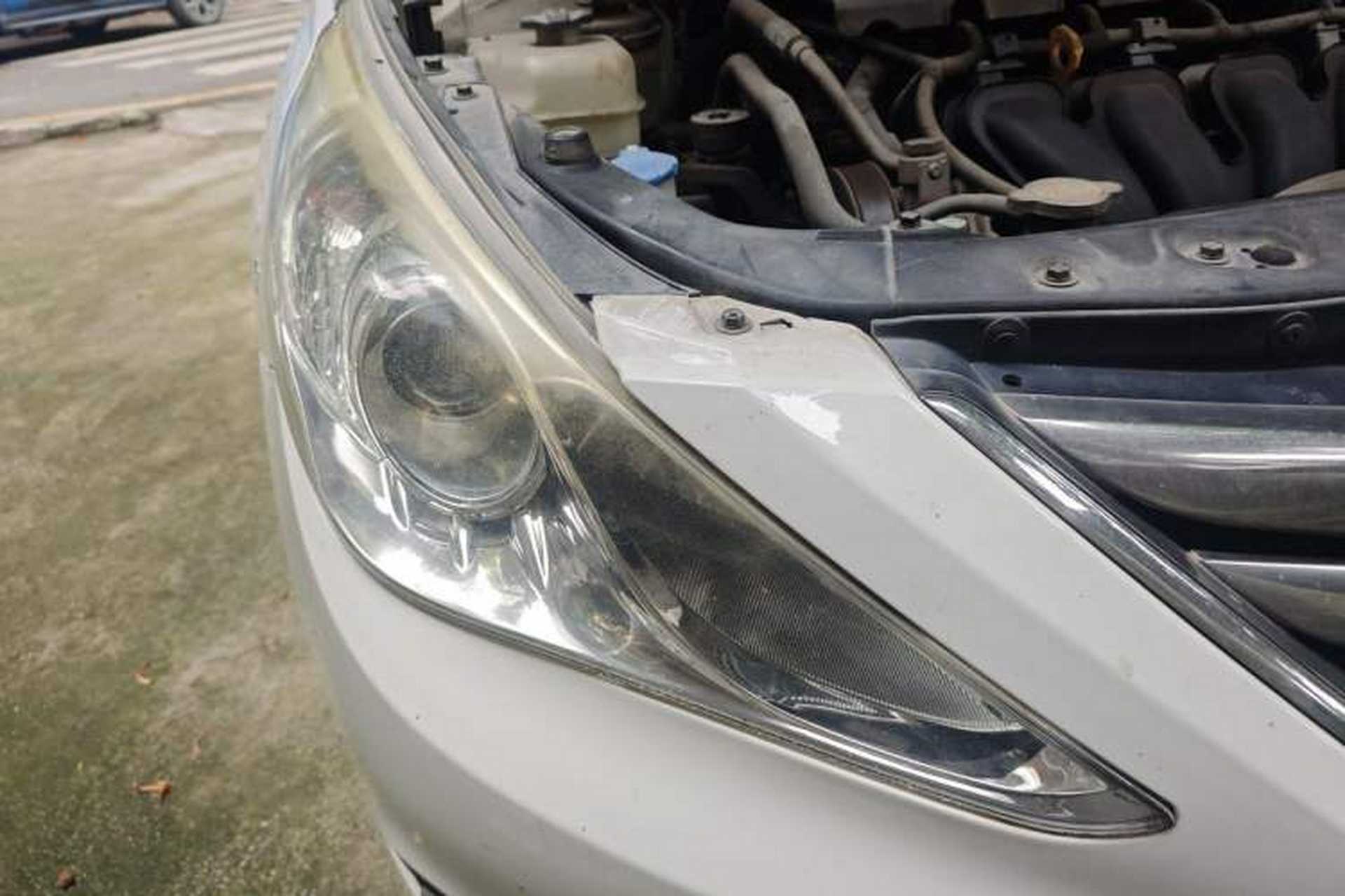 Used Hyundai Sonata 2011 2.0L Automatic Luxury Edition Right Front Headlight