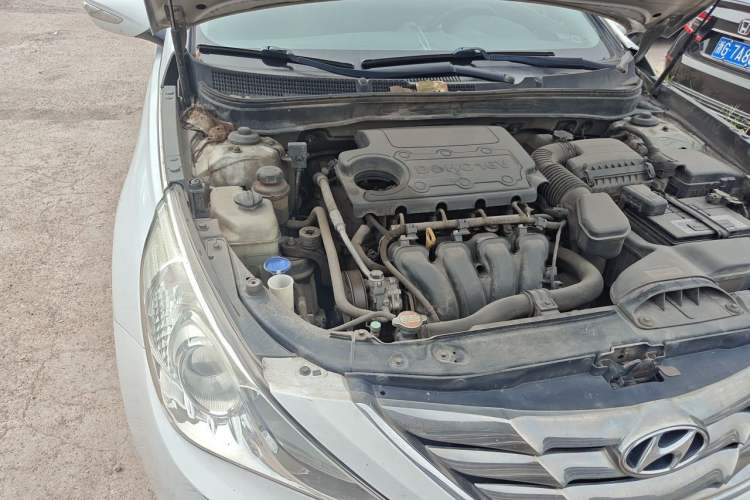 Used Hyundai Sonata 2011 2.0L Automatic Luxury Edition Right Front Headlight