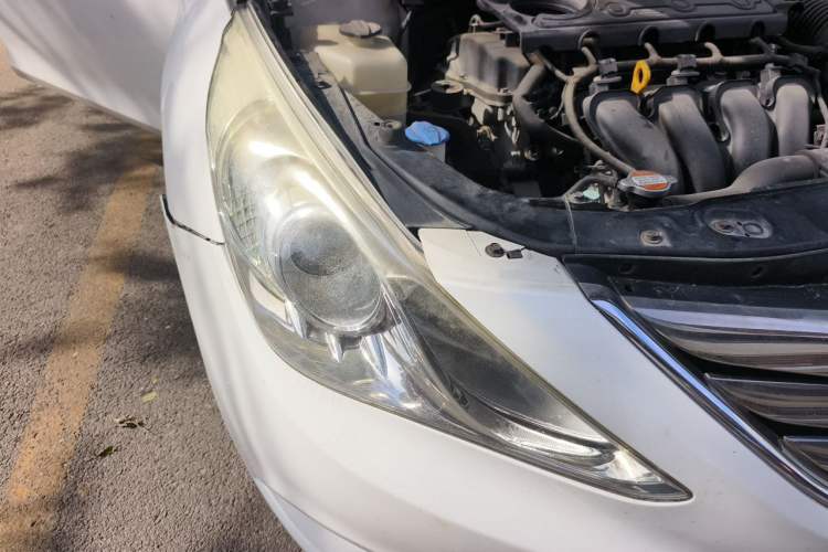 Used Hyundai Sonata 2011 2.0L Automatic Luxury Edition Right Front Headlight