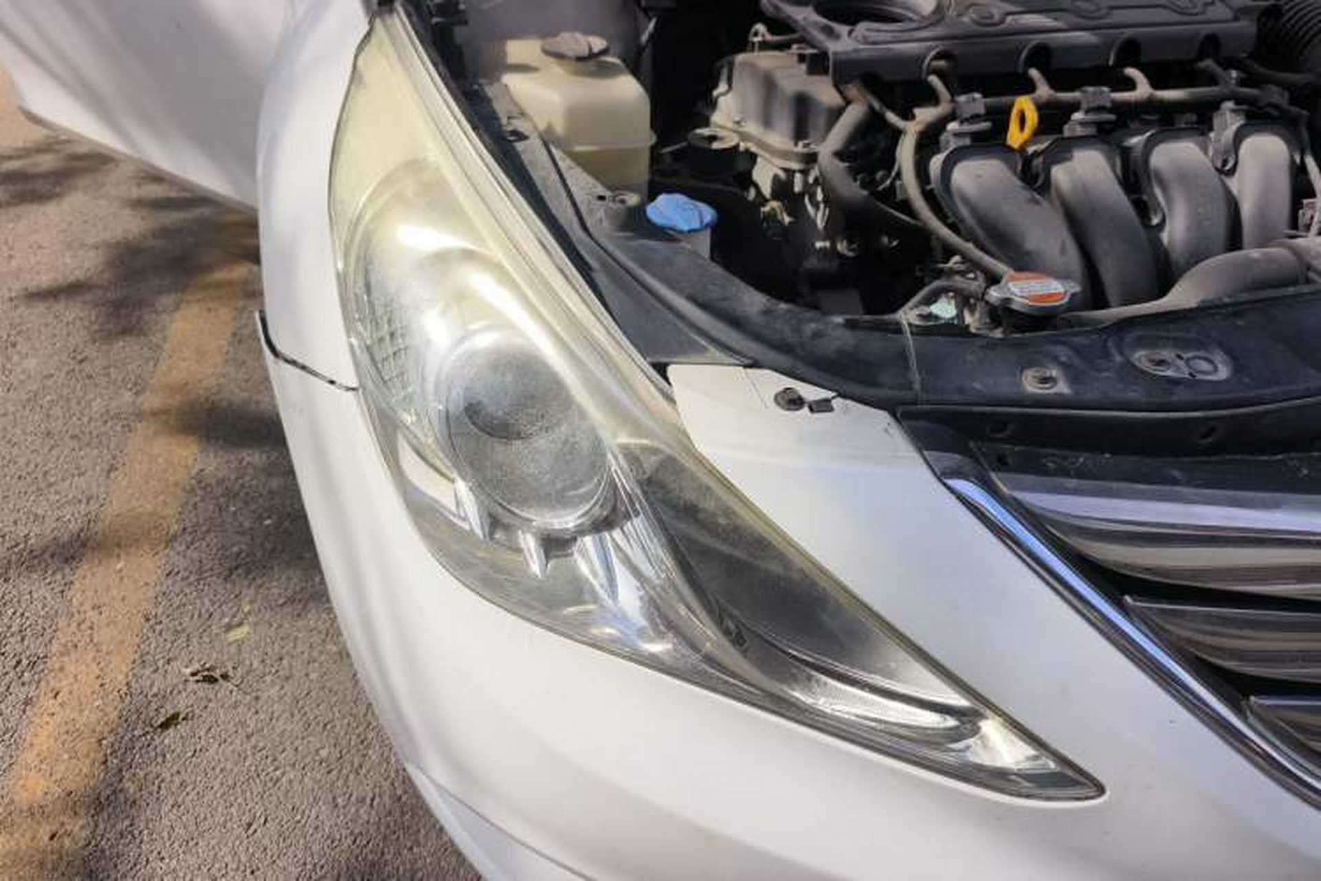 Used Hyundai Sonata 2011 2.0L Automatic Luxury Edition Right Front Headlight