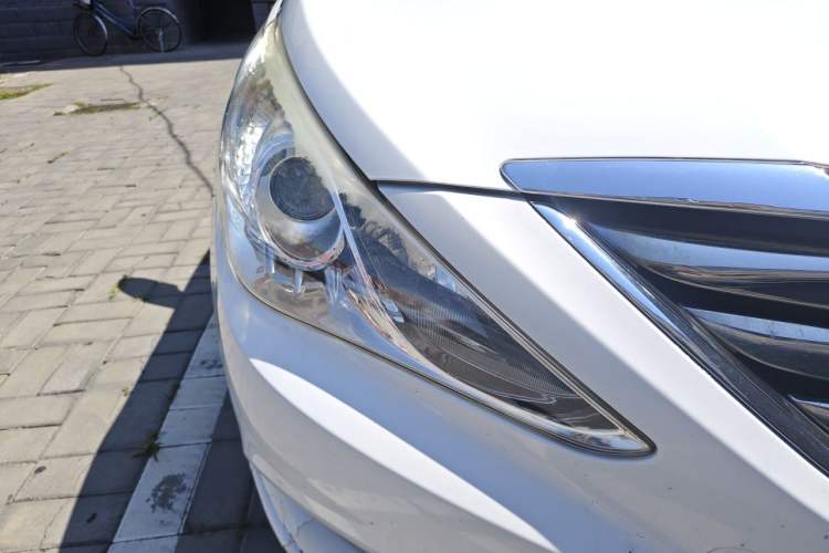 Used Hyundai Sonata 2011 2.0L Automatic Prestige Edition Right Front Headlight