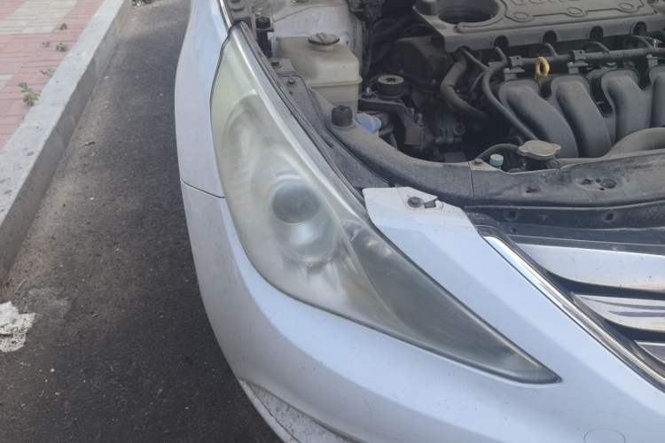 Used Hyundai Sonata 2011 2.0L Automatic Prestige Edition Right Front Headlight