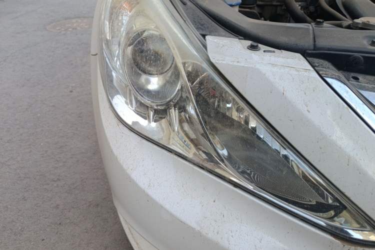 Used Hyundai Sonata 2011 2.0L Automatic Supreme Edition Right Front Headlight