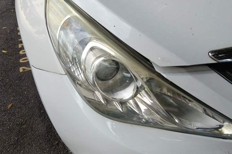 Used Hyundai Sonata 2011 2.0L Automatic Luxury Edition Right Front Headlight