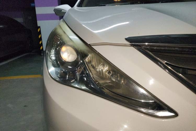 Used Hyundai Sonata 2011 2.0L Automatic Fashion Edition Right Front Headlight