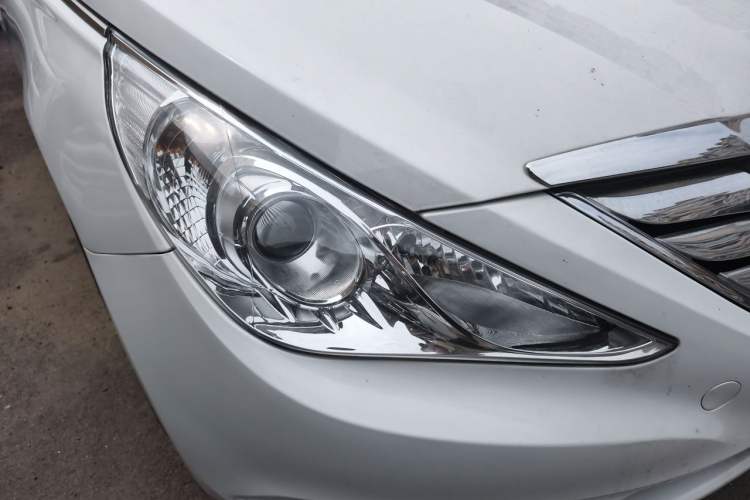 Used Hyundai Sonata 2011 2.0L Automatic Leading Edition Right Front Headlight