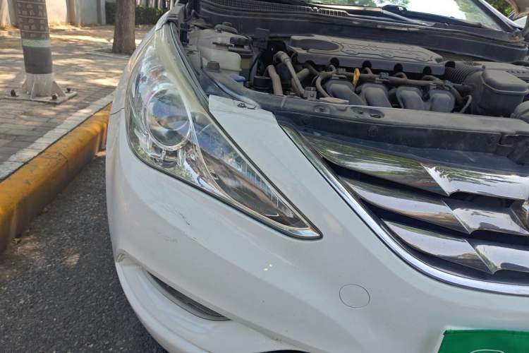Used Hyundai Sonata 2011 2.0L Automatic Prestige Edition Right Front Headlight