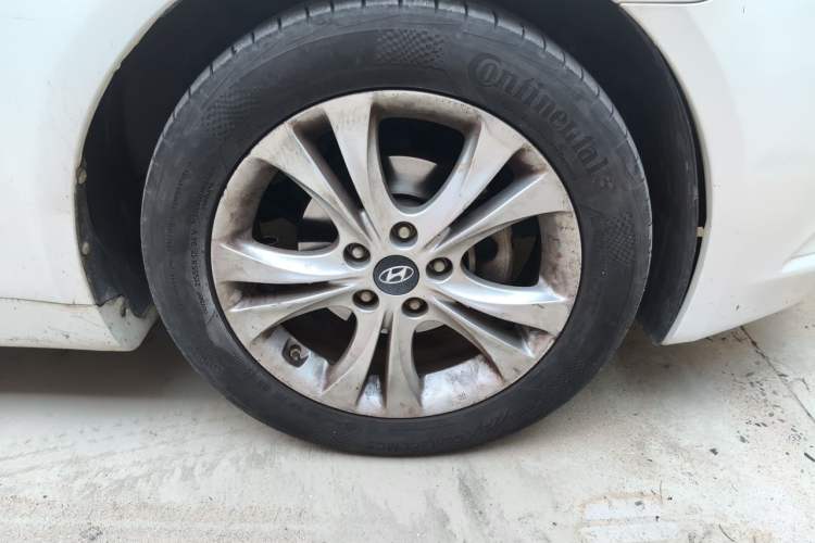 Used Hyundai Sonata 2011 2.0L Automatic Leading Edition Right Front Wheel Hub