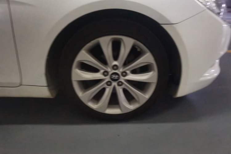 Used Hyundai Sonata 2011 2.4L Automatic Top-Tier Version Right Front Wheel Hub