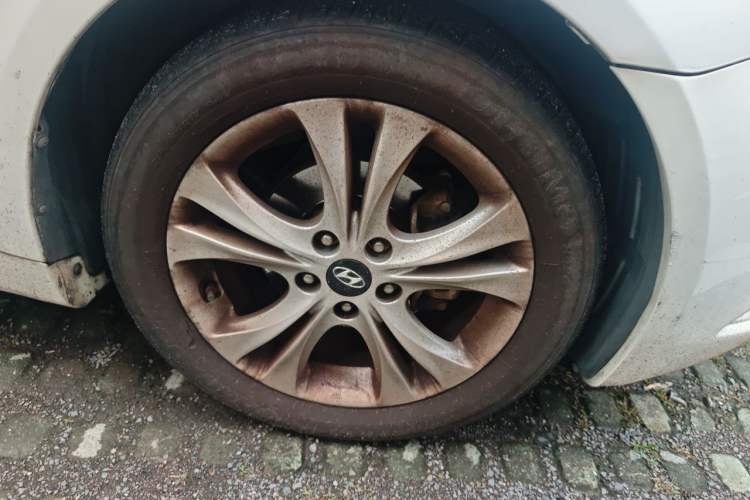Used Hyundai Sonata 2011 2.0L Automatic Leading Edition Right Front Wheel Hub