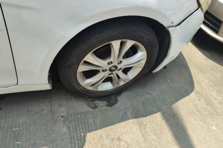 Used Hyundai Sonata 2011 2.0L Automatic Leading Edition Right Front Wheel Hub