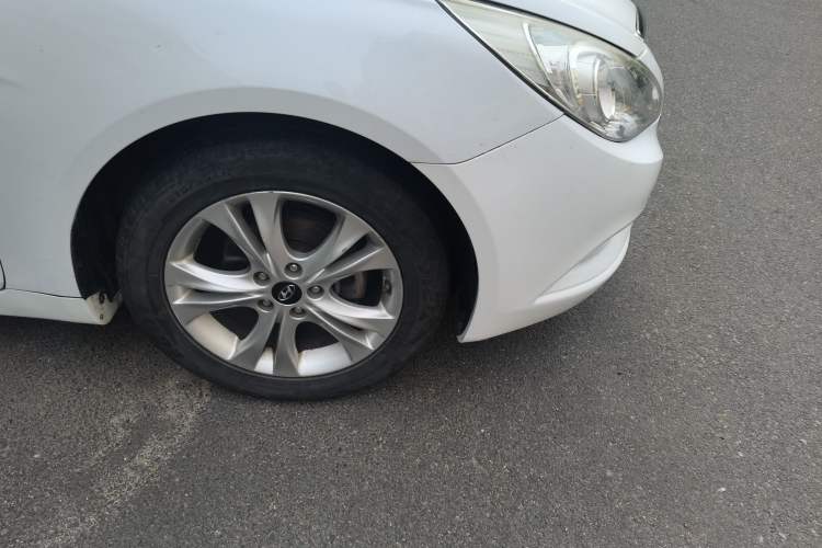 Used Hyundai Sonata 2011 2.0L Automatic Leading Edition Right Front Wheel Hub