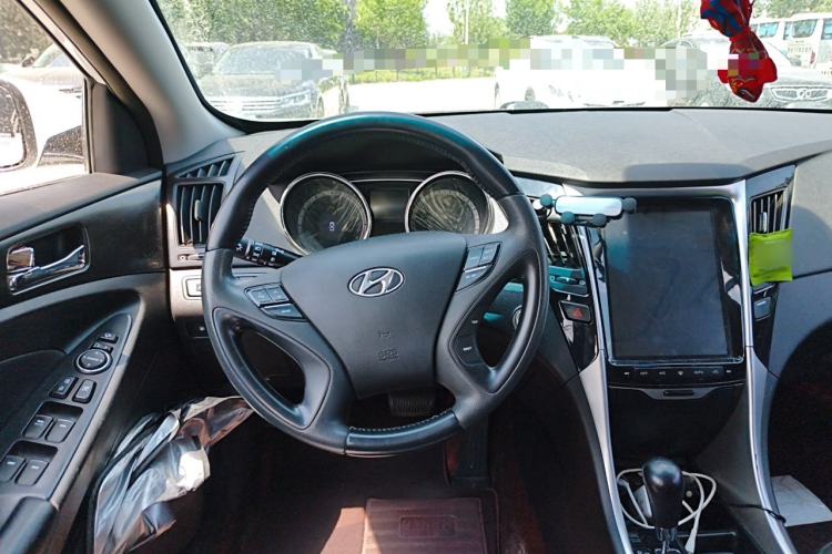 Used Hyundai Sonata 2011 2.0L Automatic Prestige Edition Steering Wheel