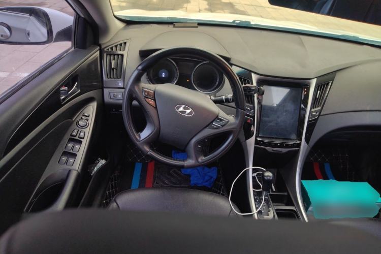 Used Hyundai Sonata 2011 2.0L Automatic Prestige Edition Steering Wheel