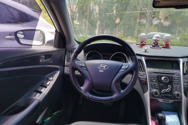 Used Hyundai Sonata 2011 2.0L Automatic Top-Grade Version Steering Wheel
