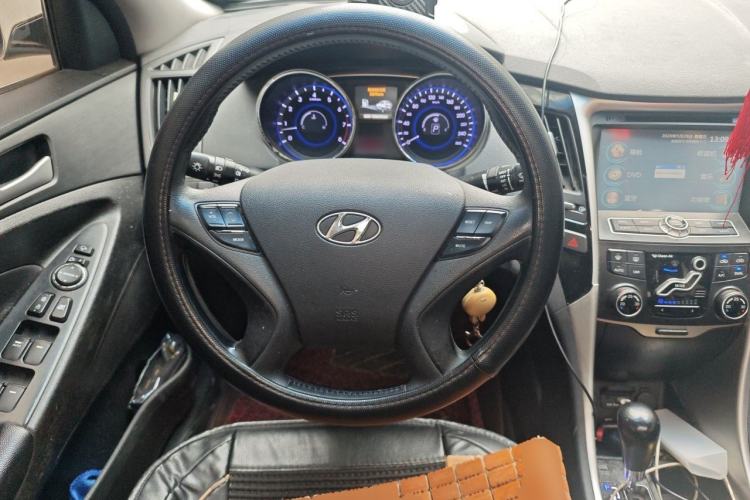 Used Hyundai Sonata 2011 2.0L Automatic Leading Edition Steering Wheel